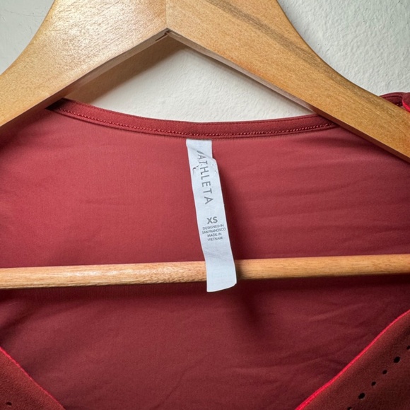 Athleta Top Women's XS Rust It's A Wrap Tee Performance Active Workout Yoga Crop - Picture 3 of 7